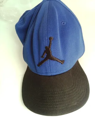 Gorra Jordan Negra y Azul