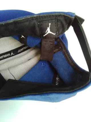 Gorra Jordan Negra y Azul