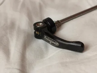 Cierre rápido trasero Hope UK qr 9x135 - Negro