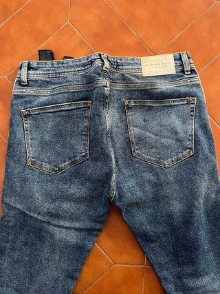 Pantalón Vaquero Zara con Raya Lateral