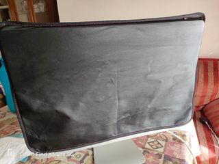 IMAC 21" 2011. Con funda de protección.