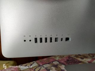 IMAC 21" 2011. Con funda de protección.