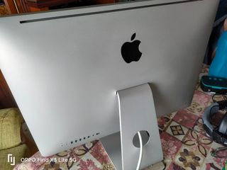IMAC 21" 2011. Con funda de protección.