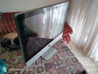 IMAC 21" 2011. Con funda de protección.