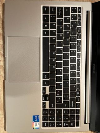 Portátil Samsung Galaxy Book Plata