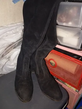 Botas de piel negras