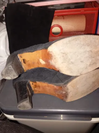 Botas de piel negras