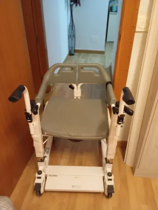 Vendo silla grúa semi nueva poco uso