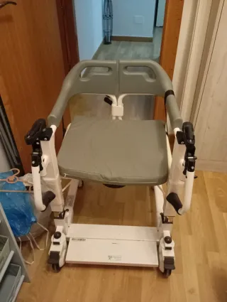 Vendo silla grúa semi nueva poco uso