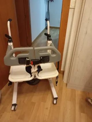 Vendo silla grúa semi nueva poco uso