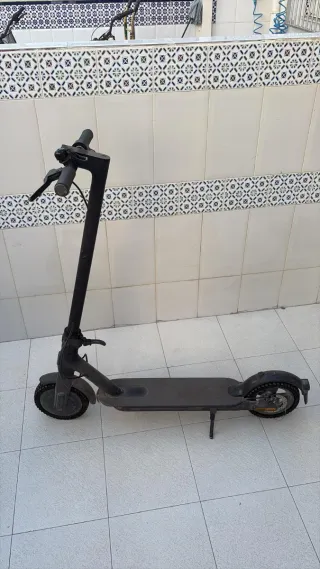 Patinete Eléctrico Xiaomi Essential