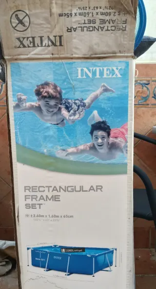 Piscina desmontable azul y blanca
