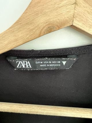 Vestido corto Zara negro manga larga