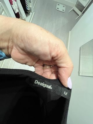 Vestido Desigual Negro con Flores y Mariposa