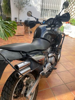 Honda Transalp XLV 650 Negra