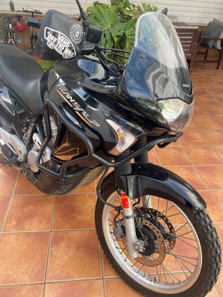Honda Transalp XLV 650 Negra