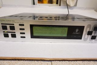 Ecualizador Behringer Ultra-Curve Pro DSP 8024