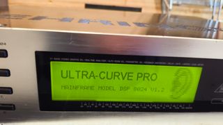 Ecualizador Behringer Ultra-Curve Pro DSP 8024
