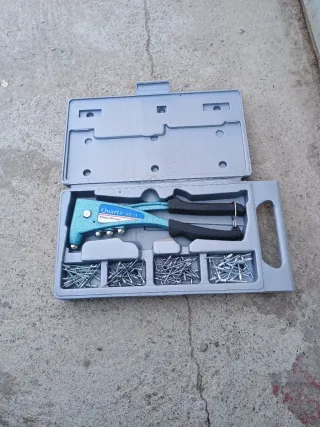 Remachadora Manual Quartz HR-11 con remaches