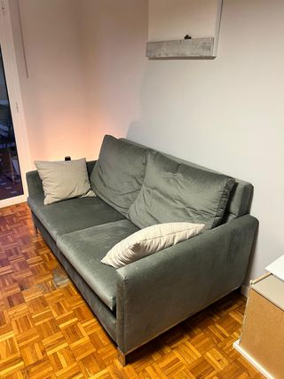 Divano 2 posti verde grigiastro in velluto ANTIMACCHIA