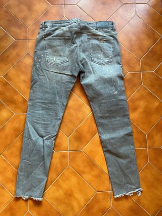 Bershka Pantalones Skinny Grises Desgastados