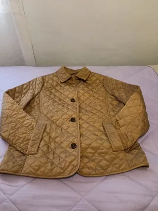 Chaqueta acolchada dorada estilo Barbour