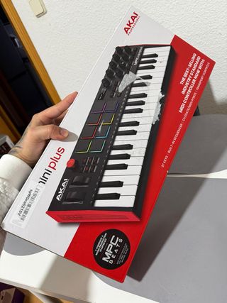 Akai MPK mini plus Controlador MIDI