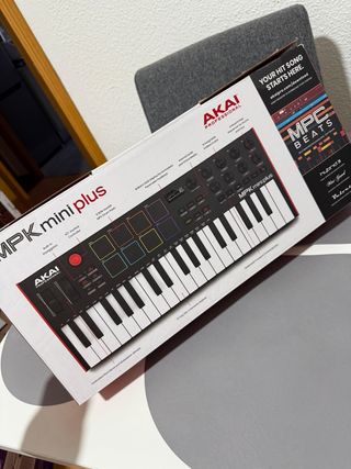 Akai MPK mini plus Controlador MIDI