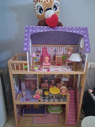 Casa de muñecas de madera