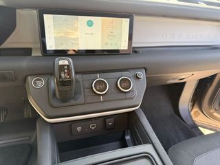 Land Rover Defender 2020