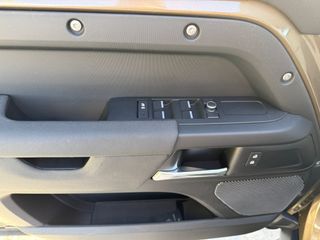 Land Rover Defender 2020