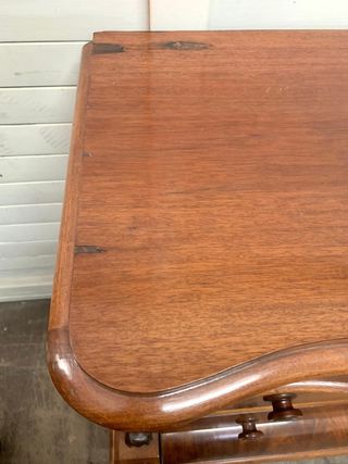 Gran aparador antiguo de madera. Siglo XIX