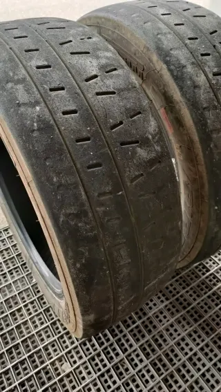 Slicks 15" Pirelli RK7