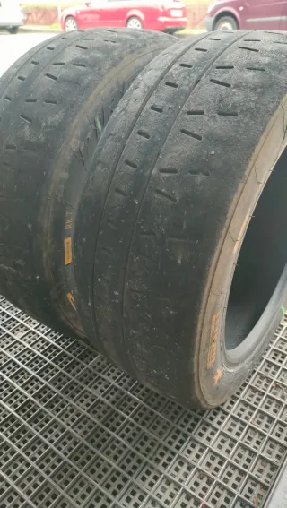 Slicks 15" Pirelli RK7