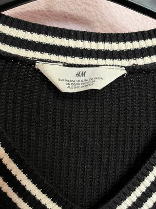 Jersey H&M Negro Cuello Pico Rayas