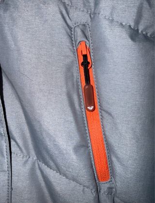 Abrigo Roxy gris y naranja