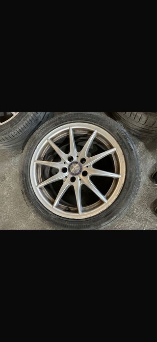 Llantas y cubiertas Mercedes modelo 2015 clase A