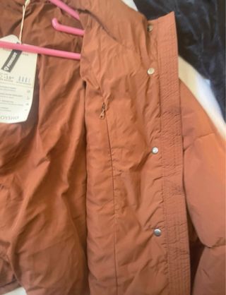 Chaqueta acolchada Oysho marrón