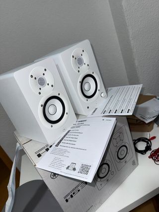 Monitores de Estudio Yamaha HS3 Blancos