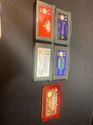 Consola Game Boy Advance Morada + 5 Juegos