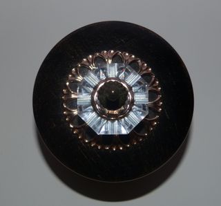 Bombonera cerámica tapa metal dorada