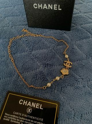 Collar Chanel Dorado con Perlas y Flor