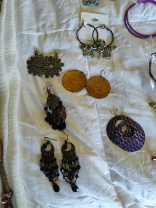 Lote Bisutería Variada - 2€ Pieza