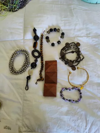 Lote Bisutería Variada - 2€ Pieza