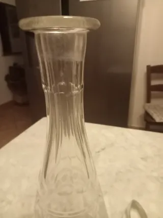 Caraffa in vetro trasparente