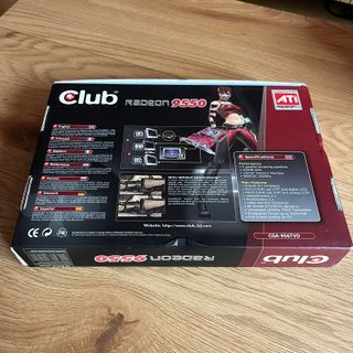 Caja (sin gráfica) Club 3D Radeon 9550