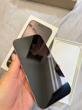 iPhone 16 Pro 256GB Dorado