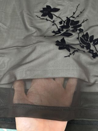 Falda de tul bordada floral