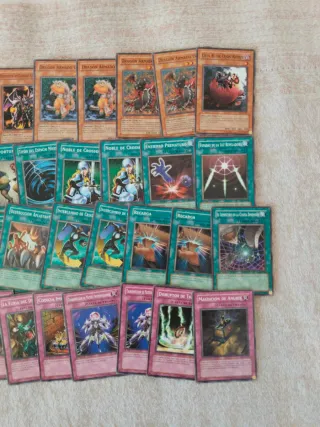 Baraja de Estructura Rugido de Dragón YuGiOh