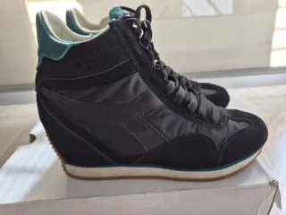 Zapatillas Diadora cuña interior negras